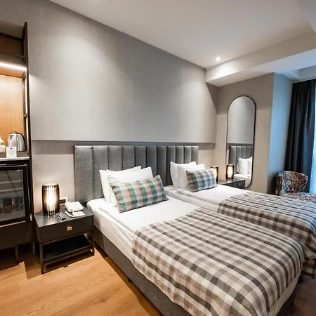 Dosso Dossi Yenikapi 3*